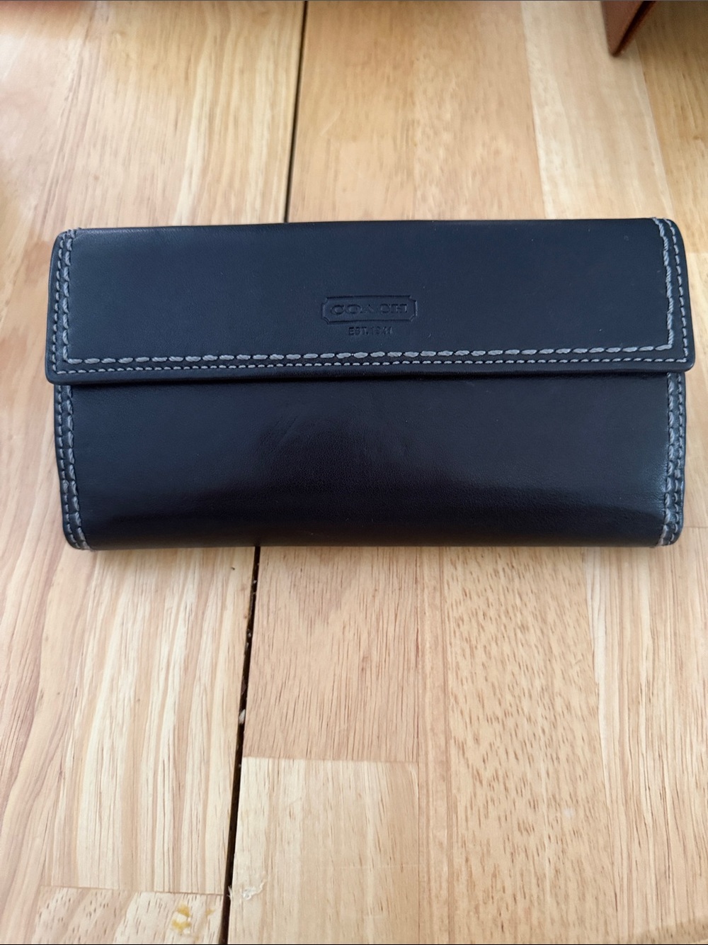Coach leather turn lock wallet - Picture 2 of 4